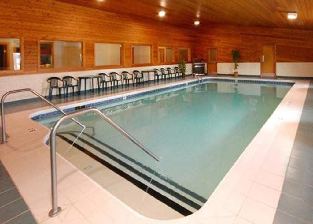 The Pinewood Lodge Au Gres Room photo