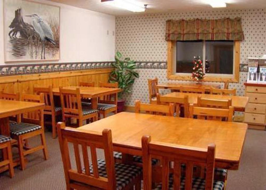 The Pinewood Lodge Au Gres Exterior photo